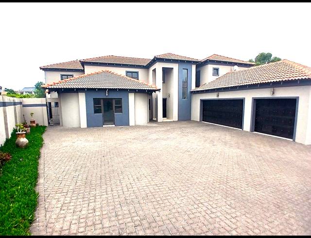 4 BEDROOM GOLF ESTATE FOR SALE IN BLUE VALLEY GOLF ESTATE